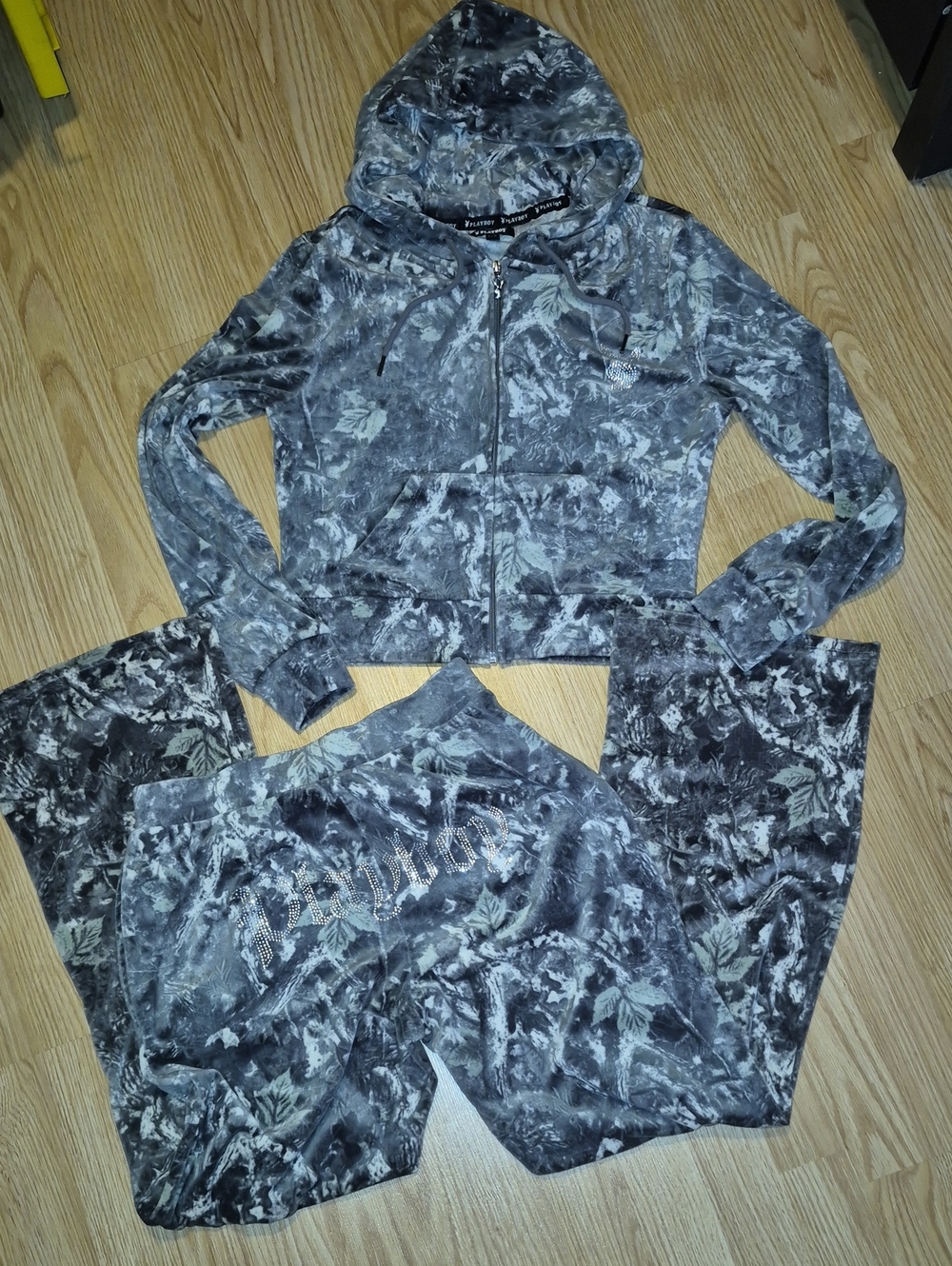 Womens PLAYBOY Velour Marble Lounge Suit..size S See Measurements